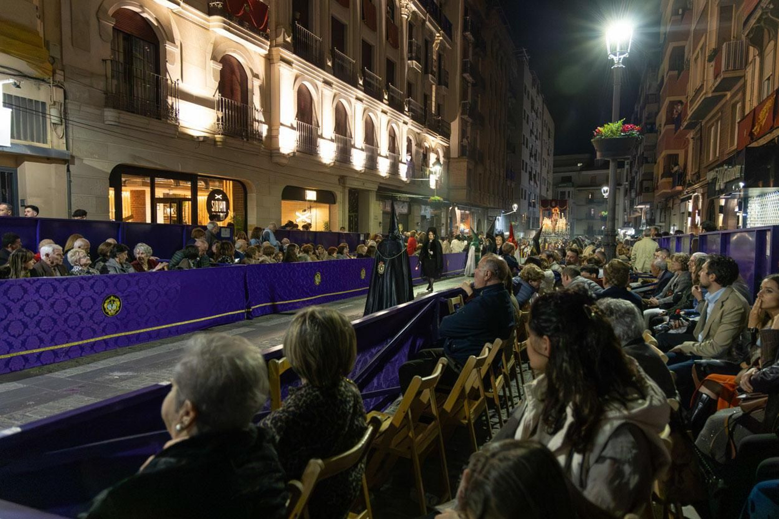 Los jiennenses arropan a las tres cofradías de la tarde en un Domingo de Ramos más caluroso de lo esperado (II)