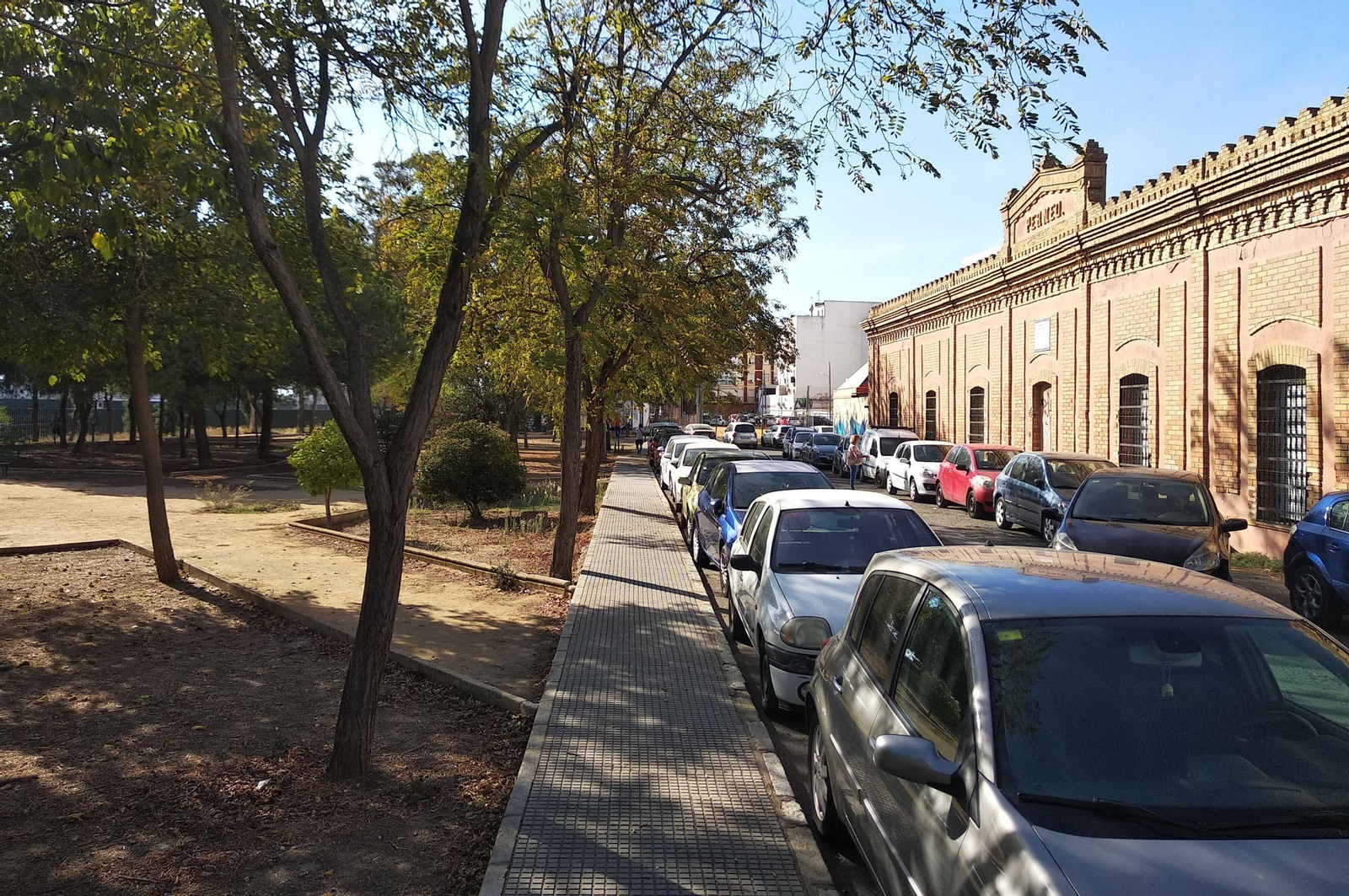 Entorno de la Escuela de Arte León Ortega.