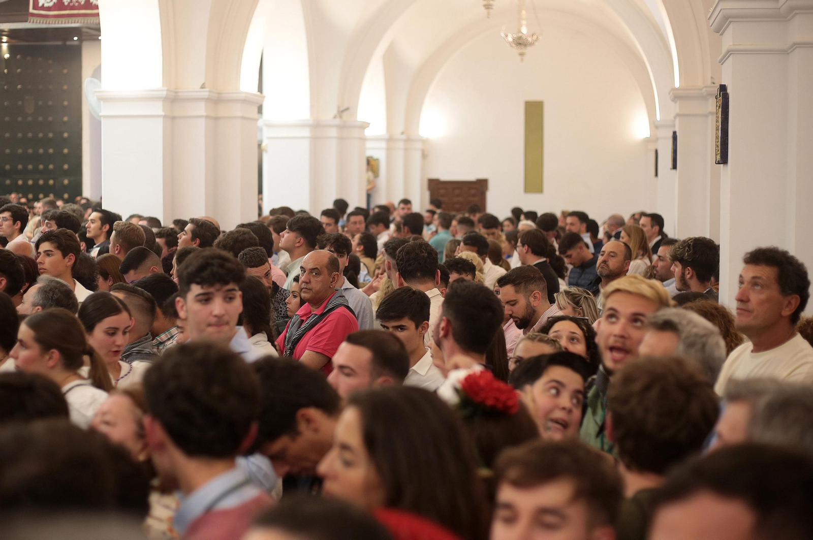 El Rocío 2023: Salto a la reja y procesión de la Virgen del Rocío en imágenes