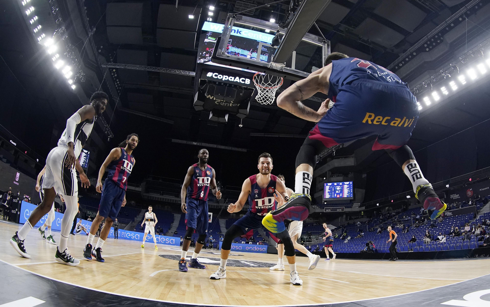 Un lance del Baskonia-Joventut. Un lance del Baskonia-Joventut.