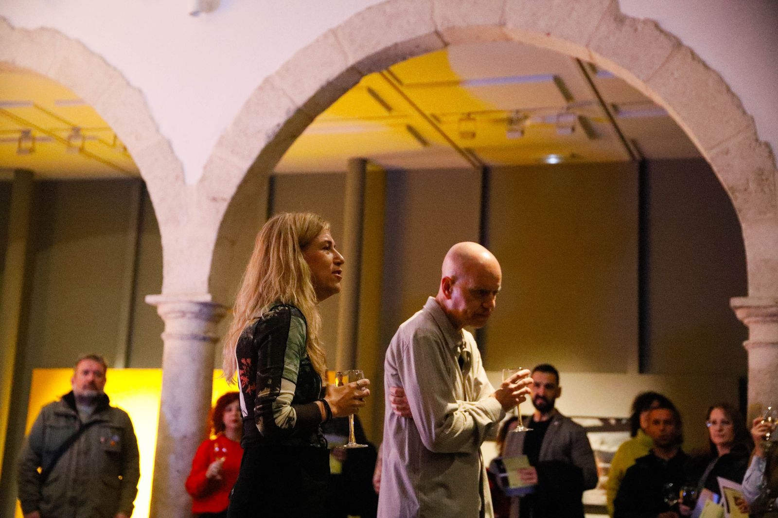 Te contamos en imágenes como ha sido el inicio de la exposición Brujas de Judith Prat