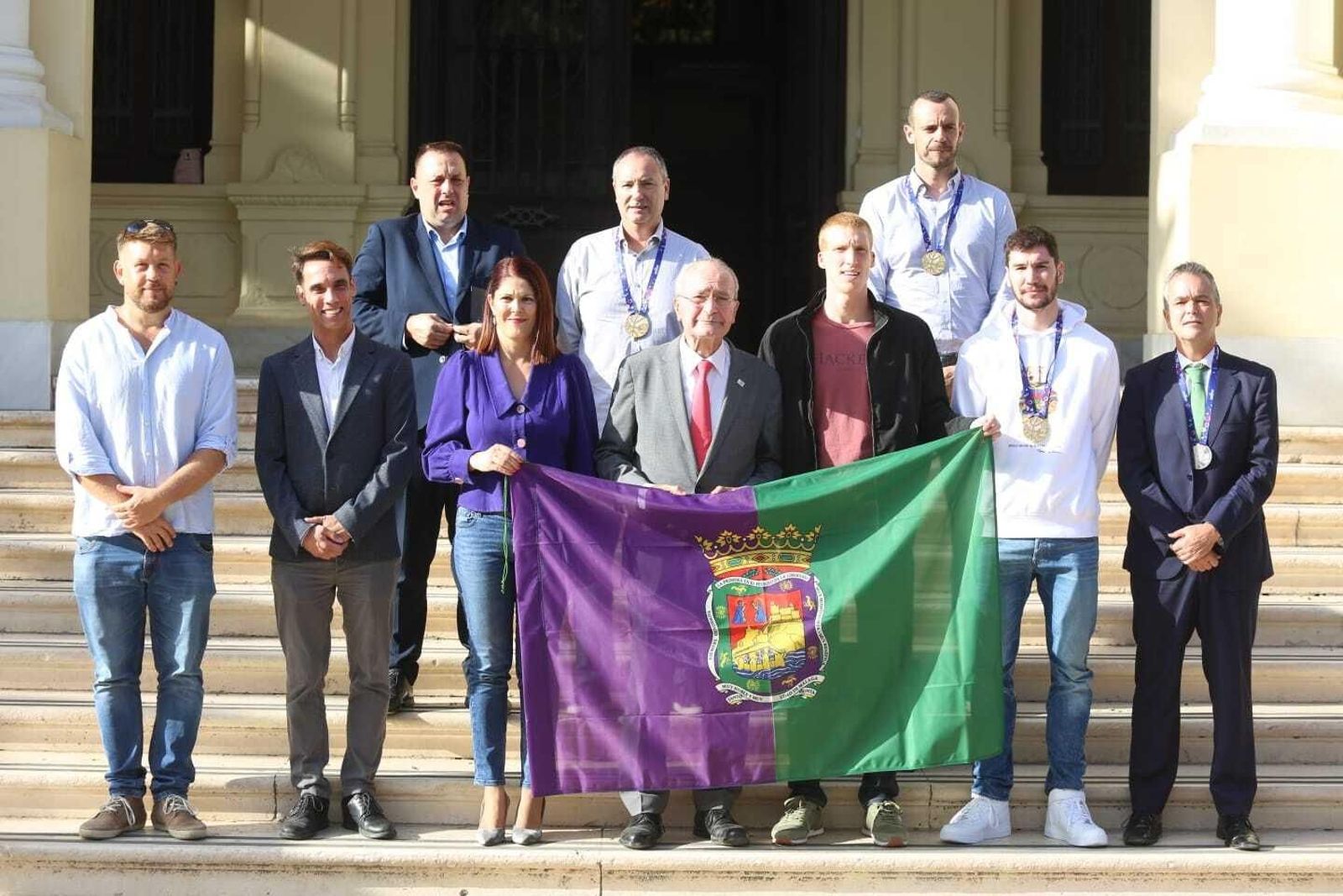 Los campeones de Europa, recibidos por las instituciones