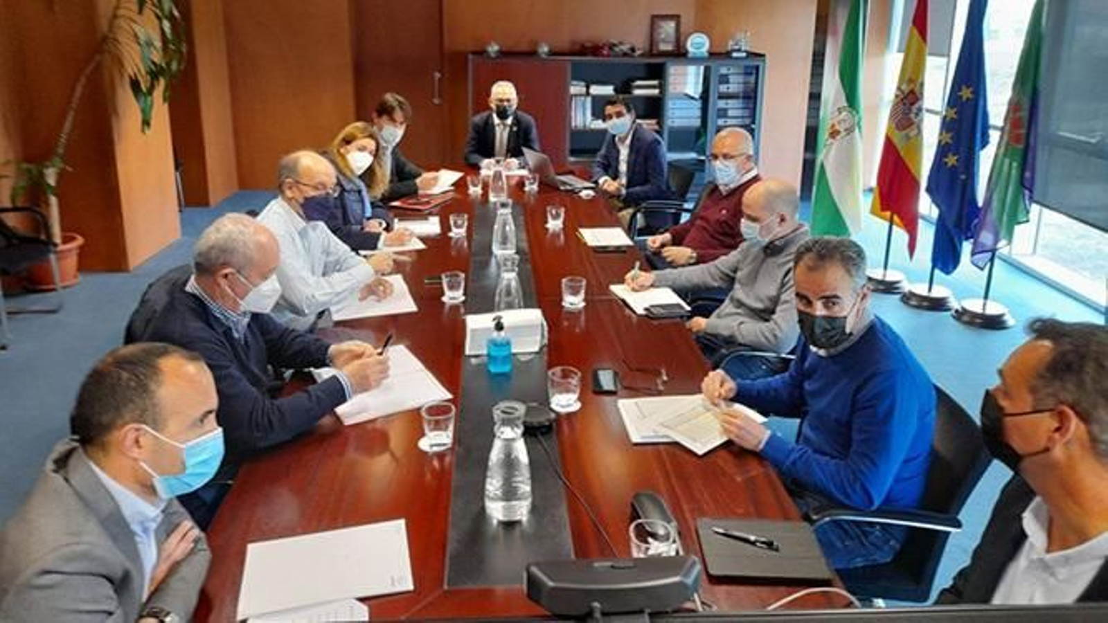 La reunión entre responsables de Arcgisa y de las grandes industrias del Campo de Gibraltar.