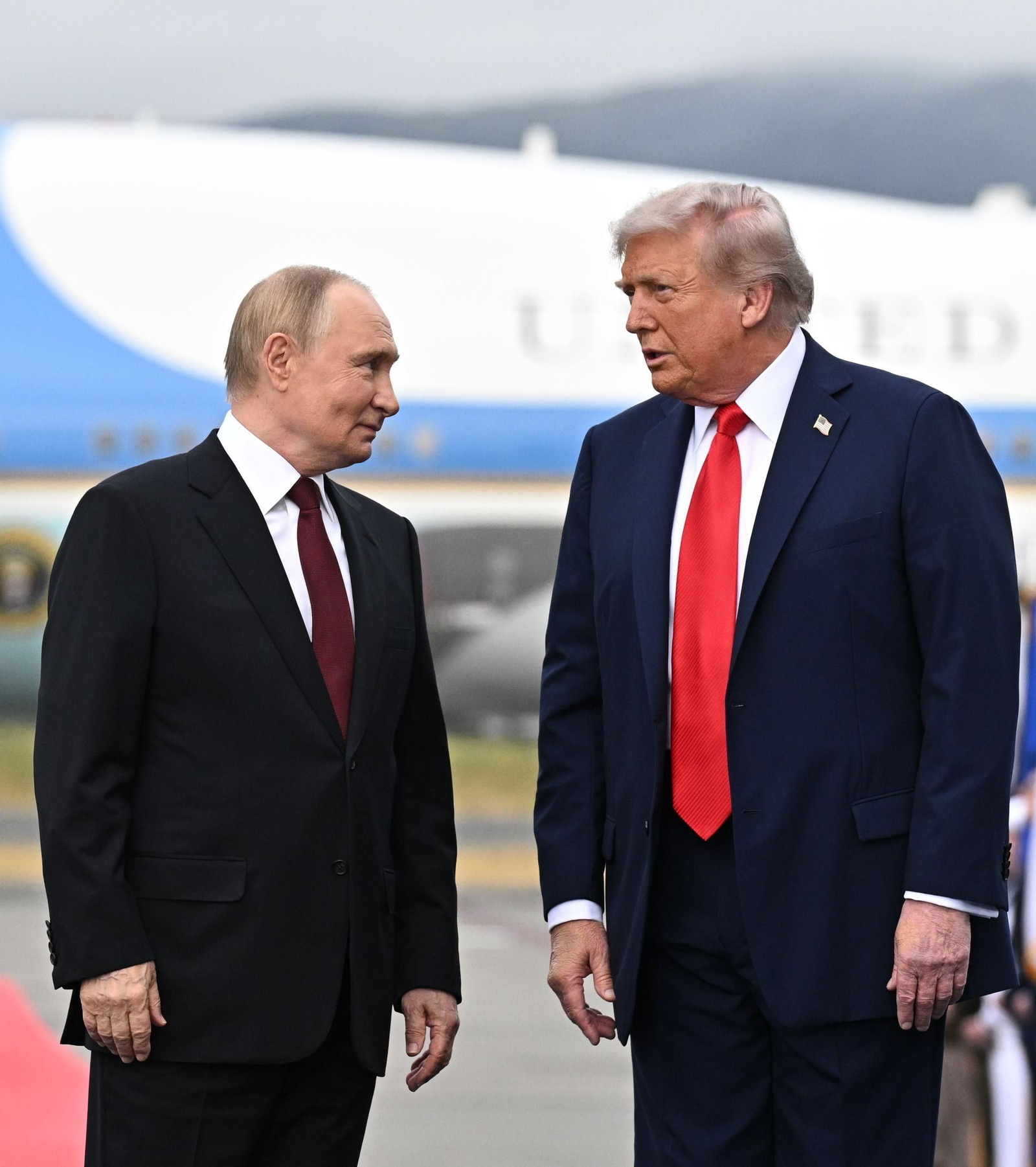 Las imágenes de la reunión de Trump con Putin en Alaska