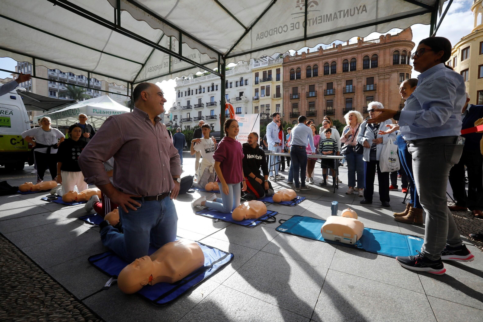 Las imágenes del taller de primeros auxilios y reanimación cardiopulmonar en Las Tendillas