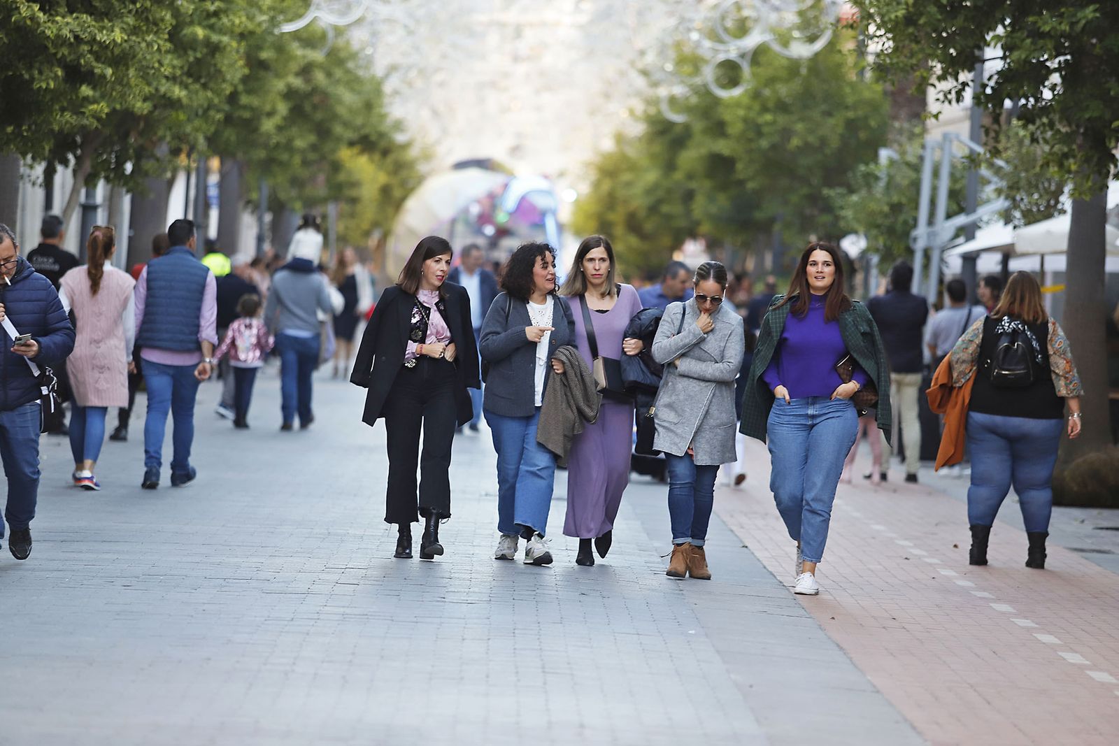 Ambiente en las calles del centro de Huelva con el Black Friday