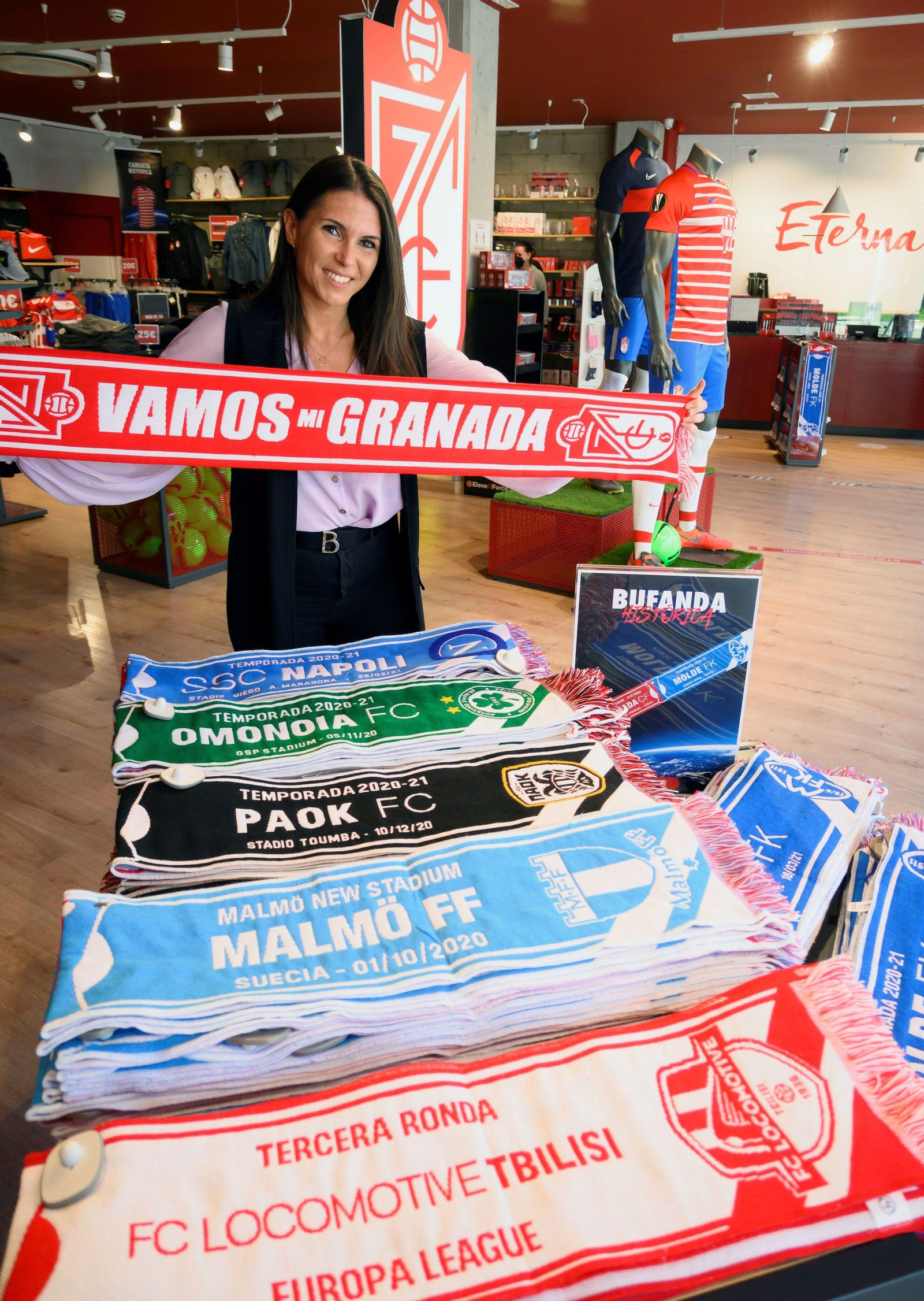 Las bufandas son uno de los productos más vendidos.