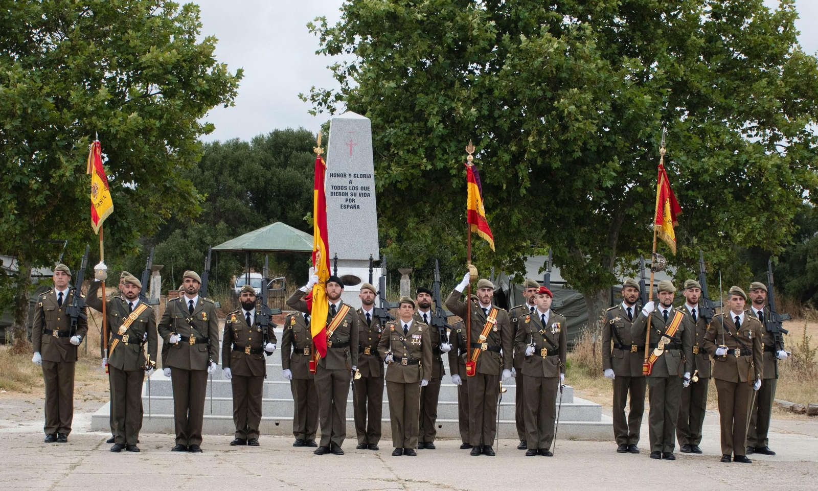 Imágenes de la jura de bandera del primer ciclo de 2025 en el Centro de Formación de Tropa 2 de San Fernando
