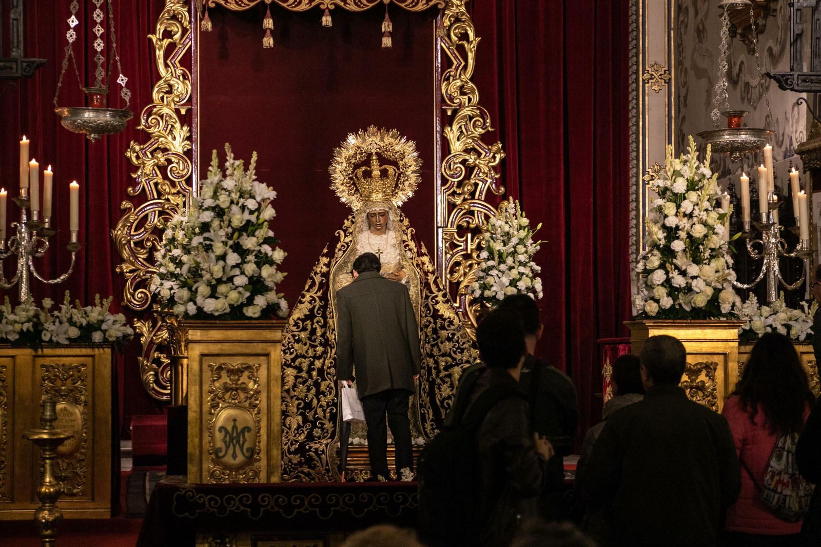 Altar montado con motivo del besamano de la Amargura.