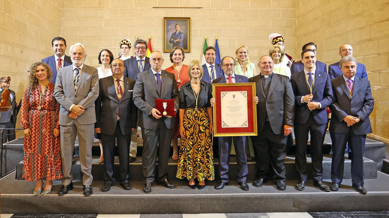 Imágenes de la entrega de la Medalla de Oro de la Ciudad de Jerez a la Hermandad de la Coronación
