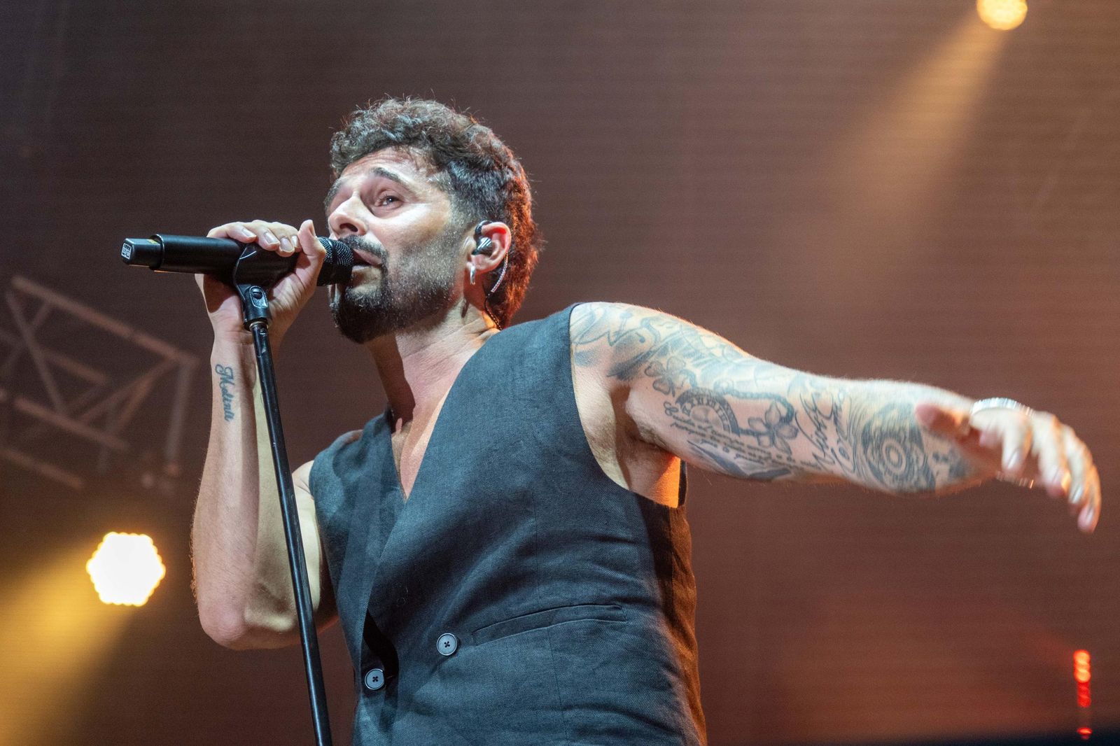 Colombinas 2025: El concierto de Antoñito Molina en las Fiestas Colombinas en imágenes