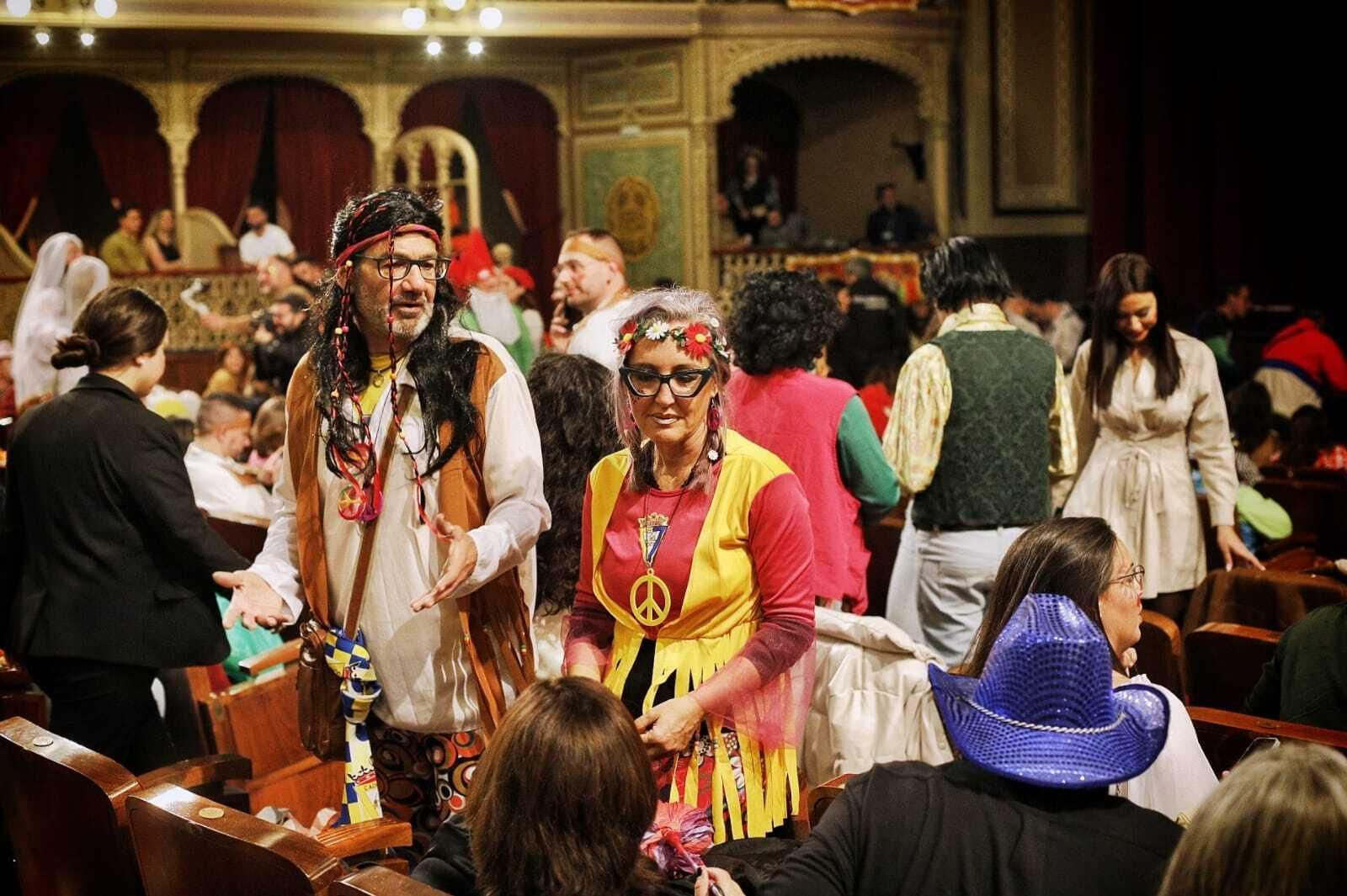 Búscate entre las mejores imágenes de la final del COAC 2024 del Carnaval de Cádiz