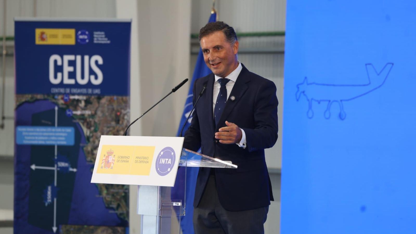 El alcalde de Moguer, Gustavo Cuéllar, da la bienvenida a unas instalaciones que se ubican en el término municipal de la localidad. El alcalde de Moguer, Gustavo Cuéllar, da la bienvenida a unas instalaciones que se ubican en el término municipal de la localidad.