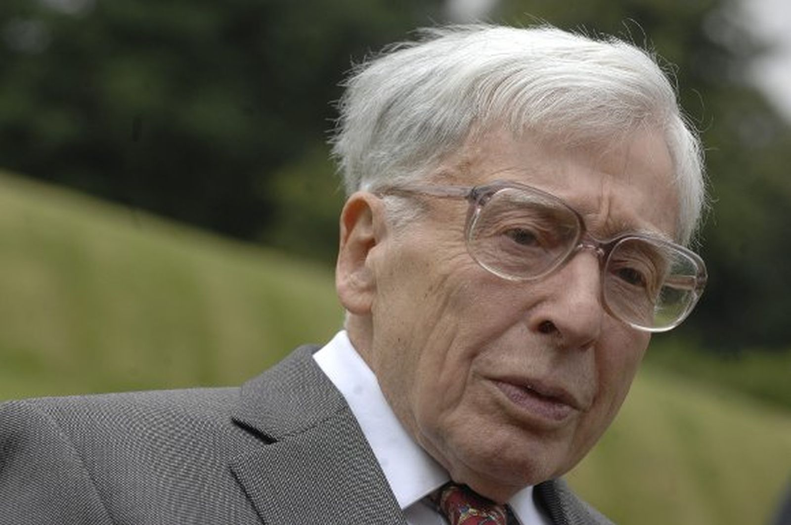 Muere Robert Edwards, 'padre' de los bebés probeta