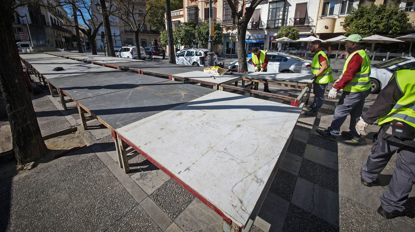 Comienza el montaje de los palcos de la Semana Santa 2023