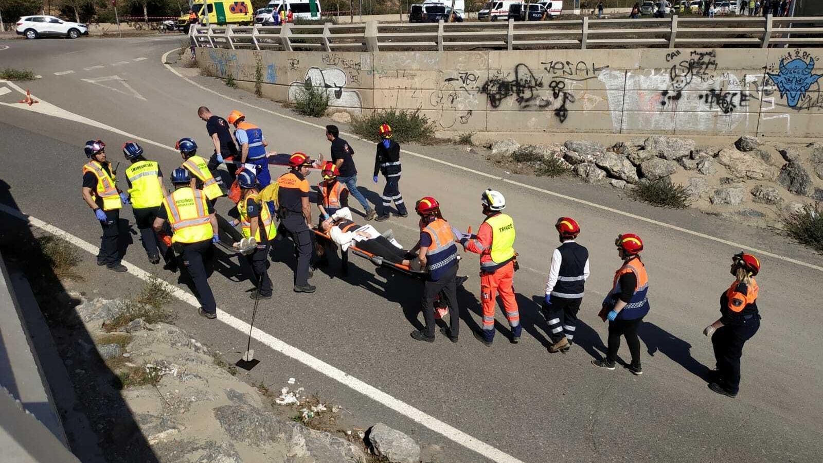 Los heridos trasladados por los servicios médicos.