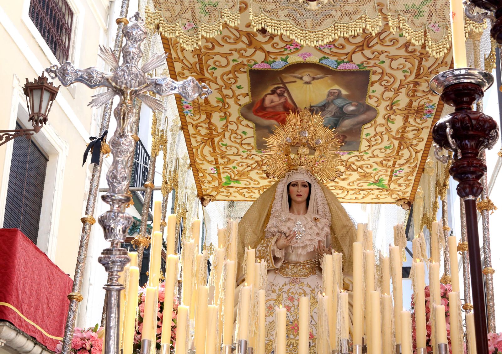 La procesión del Resucitado de Montilla y la Virgen de la Paz, en imágenes