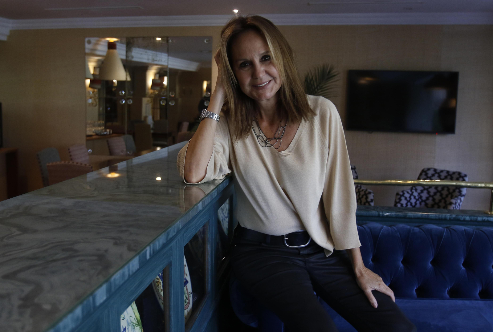 María Dueñas, en el Hotel Inglaterra cuando vino para participar en la Feria del Libro de Tomares.María Dueñas, en el Hotel Inglaterra cuando vino para participar en la Feria del Libro de Tomares. María Dueñas, en el Hotel Inglaterra cuando vino para participar en la Feria del Libro de Tomares.María Dueñas, en el Hotel Inglaterra cuando vino para participar en la Feria del Libro de Tomares.