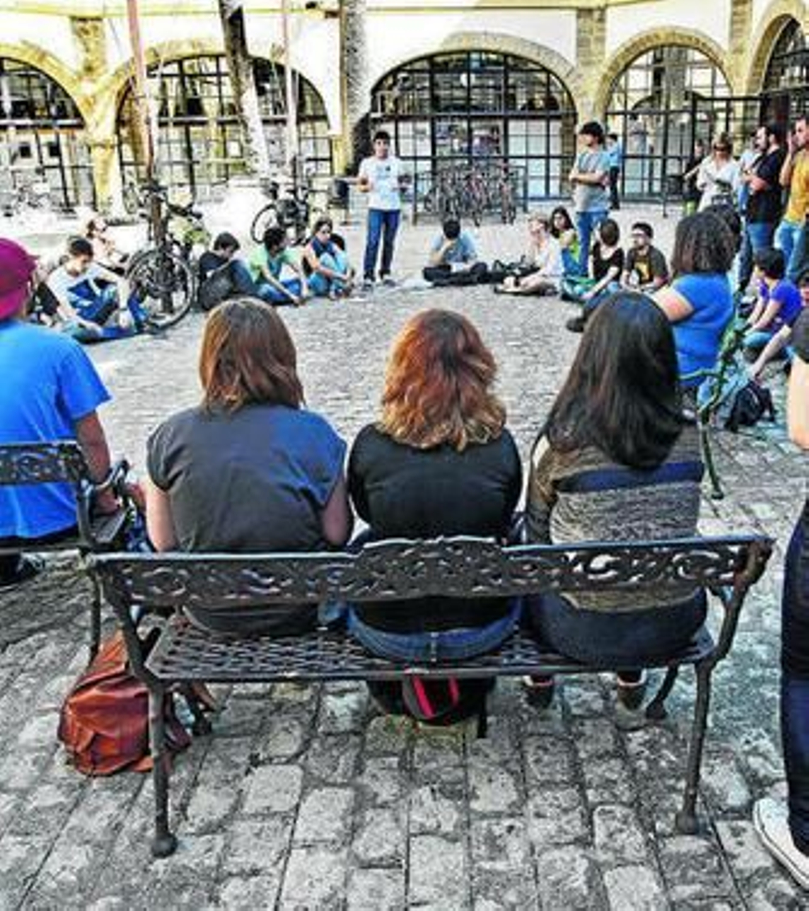 El temor de una ciudad es perder a sus colectivos más jóvenes.