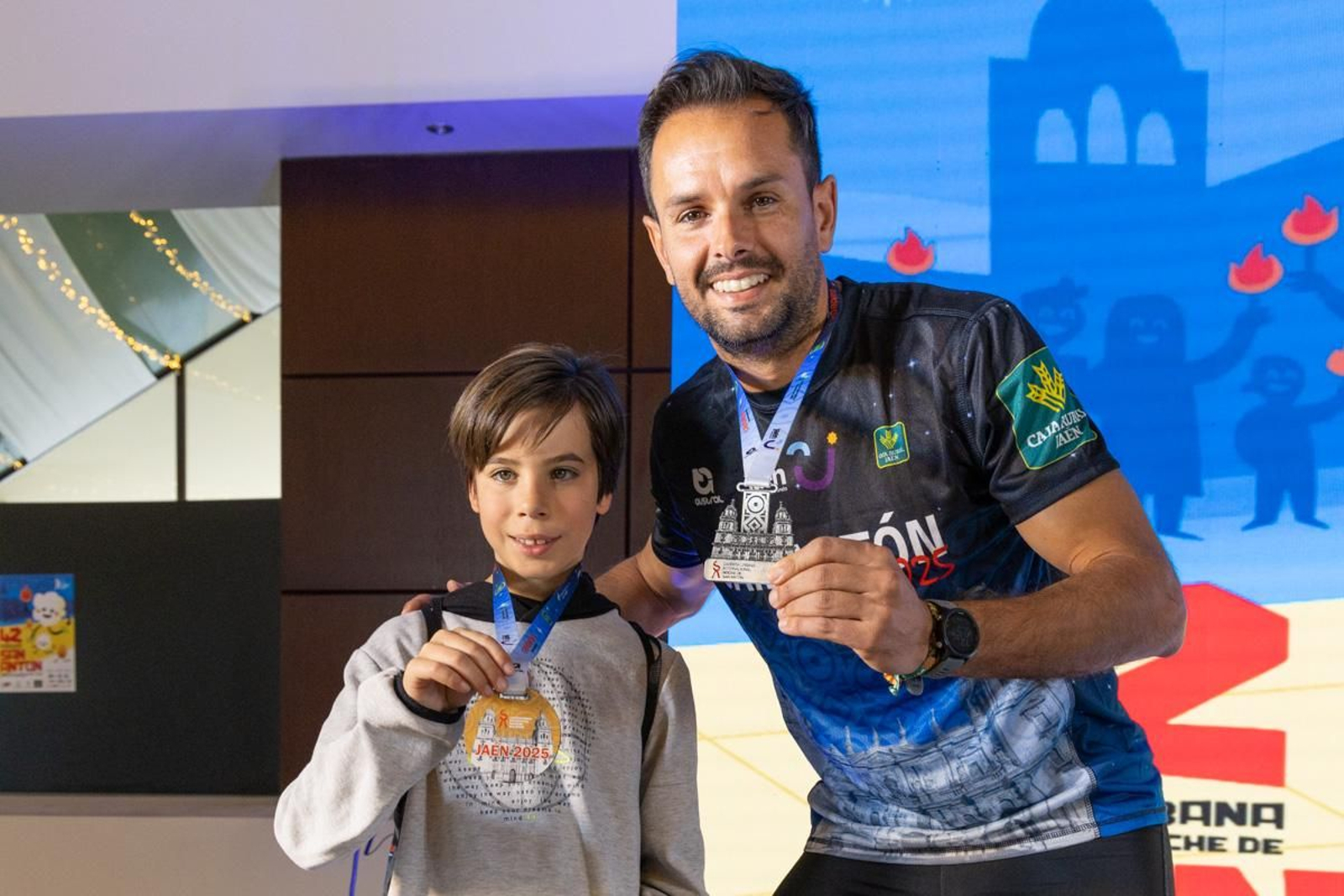 La presentación de la XLII Carrera Urbana Internacional Noche de San Antón, en imágenes