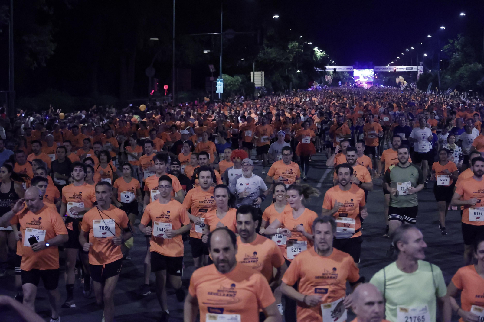 Búscate en la Carrera Nocturna de Sevilla (4)