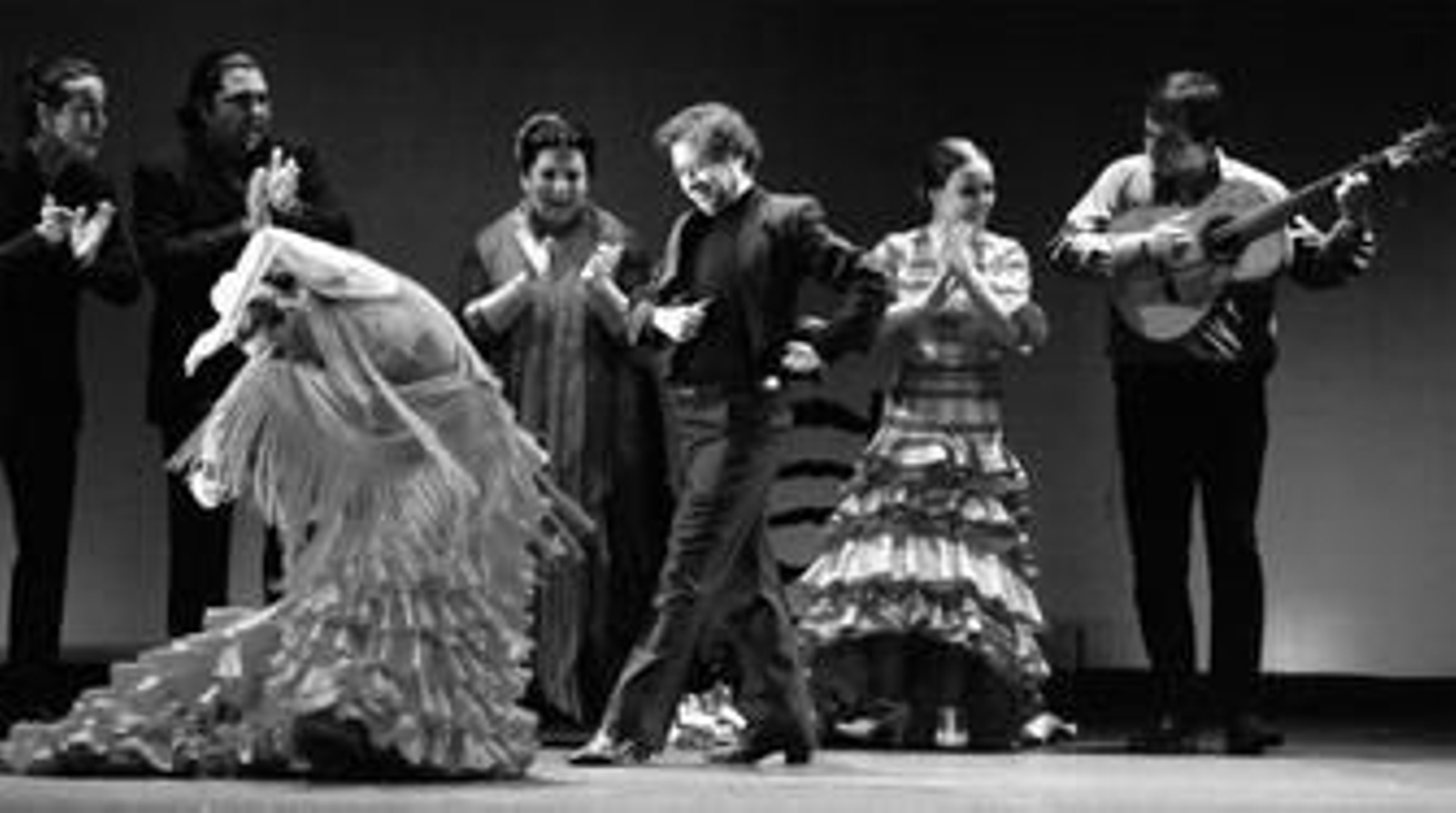 Mario Maya, en el centro de la imagen, fotografiado durante el pasado Festival de Jerez, en el que llegó a subirse al escenario.