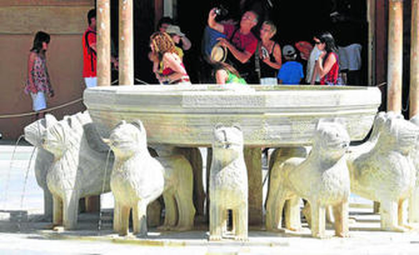 El recuperado Patio de los Leones, recién abierto al público.