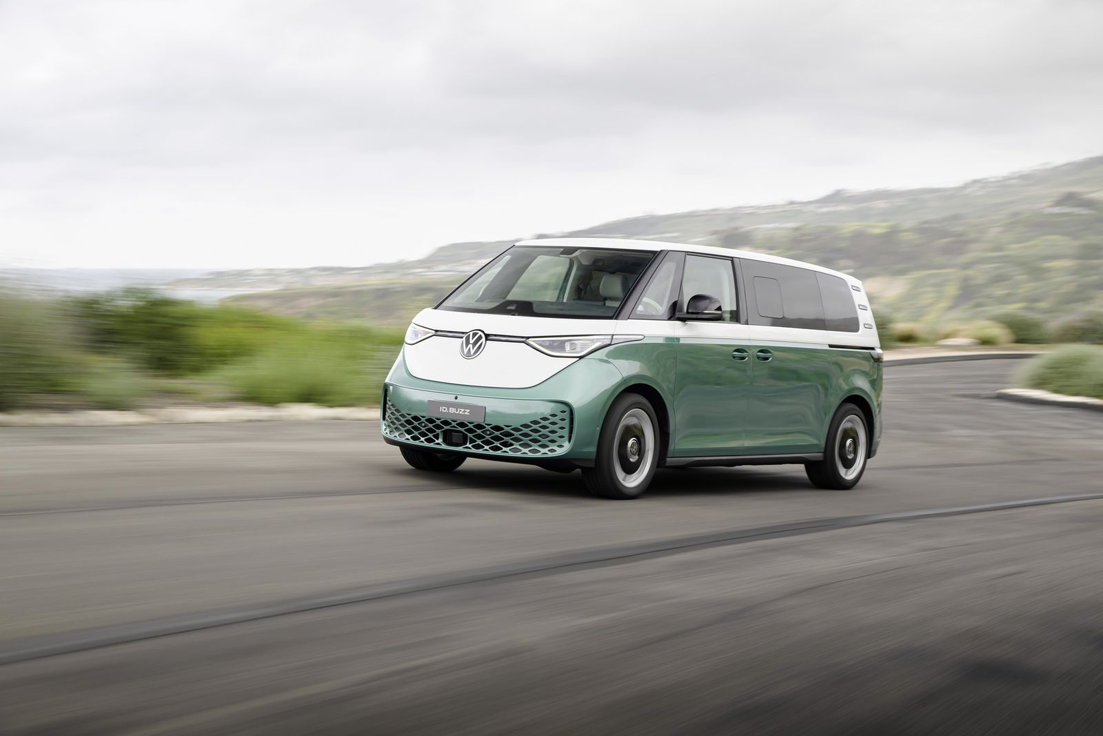 La ID.Buzz de Volkswagen crece para poder llevar seis o siete pasajeros