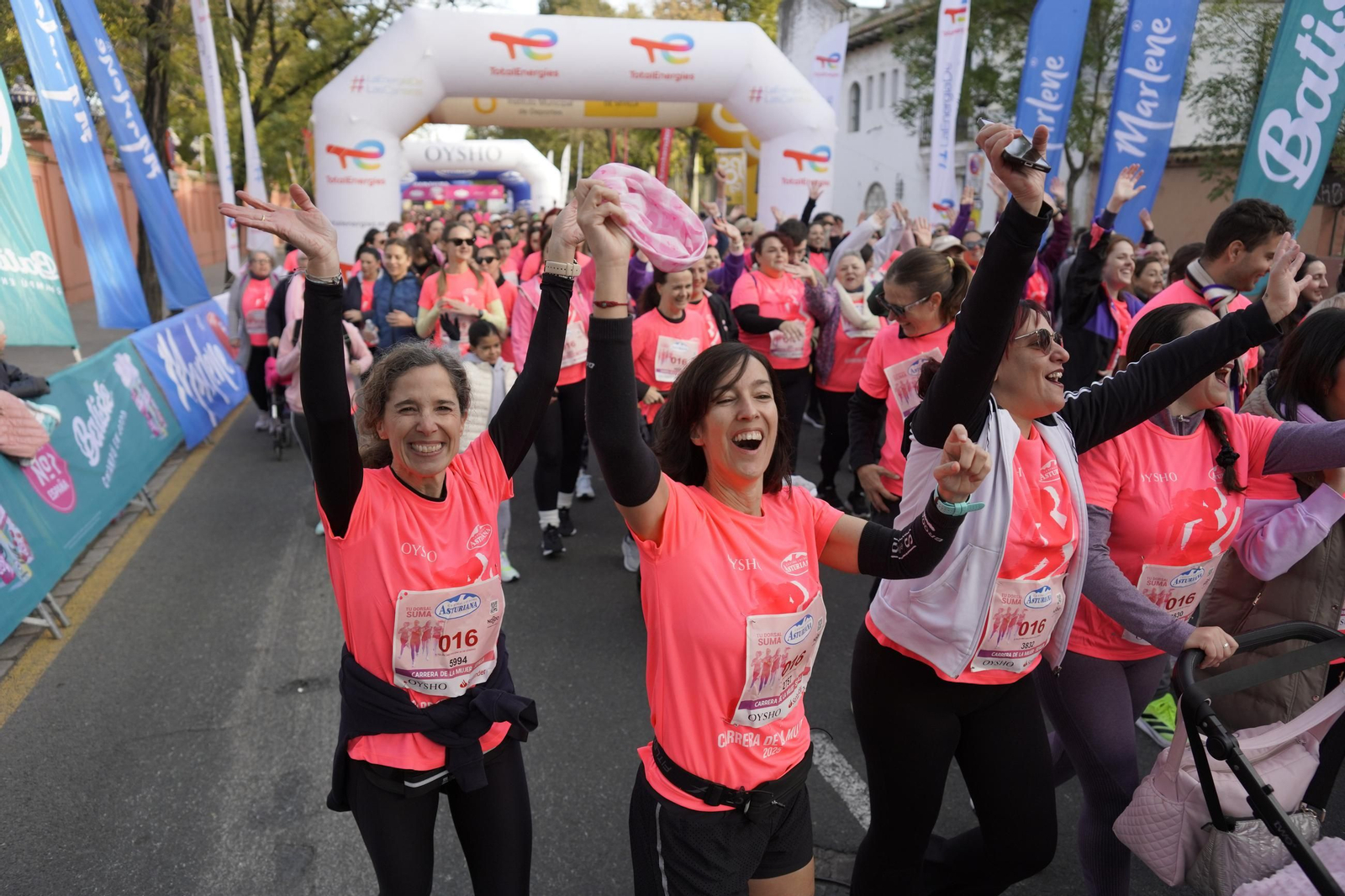 Búscate en las fotos de la Carrera de la Mujer de Sevilla