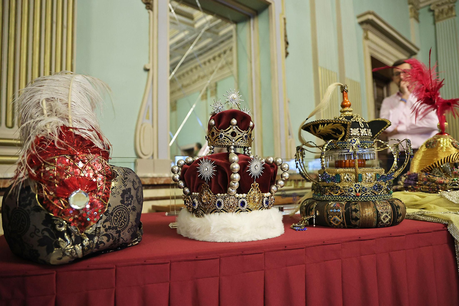 Imágenes de la Coronación de sus Majestades los Reyes Magos de Huelva 2025
