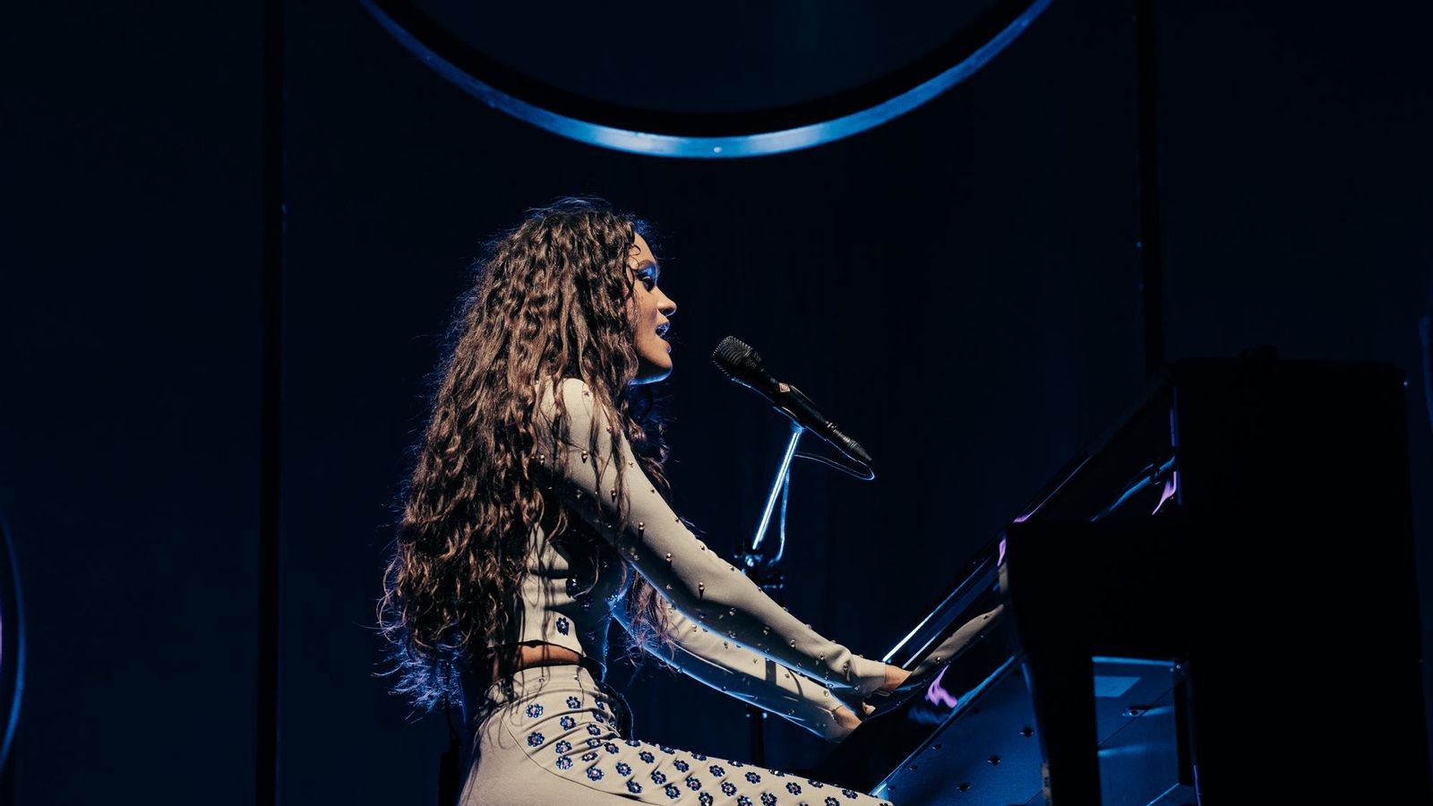 Amaia durante su concierto en el Cala Mijas Festival.