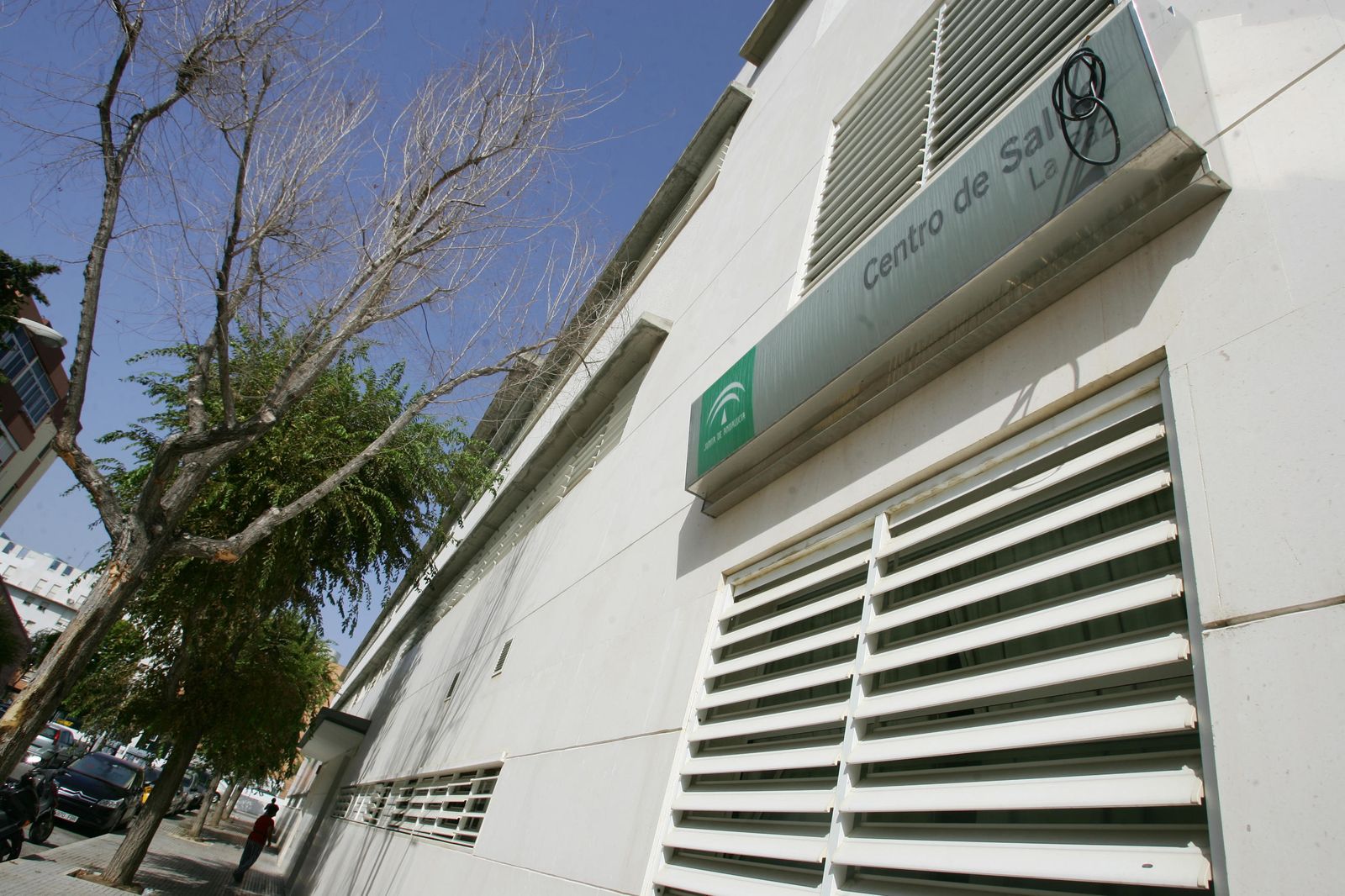 Imagen de la fachada del Centro de Salud La Paz en Cádiz.