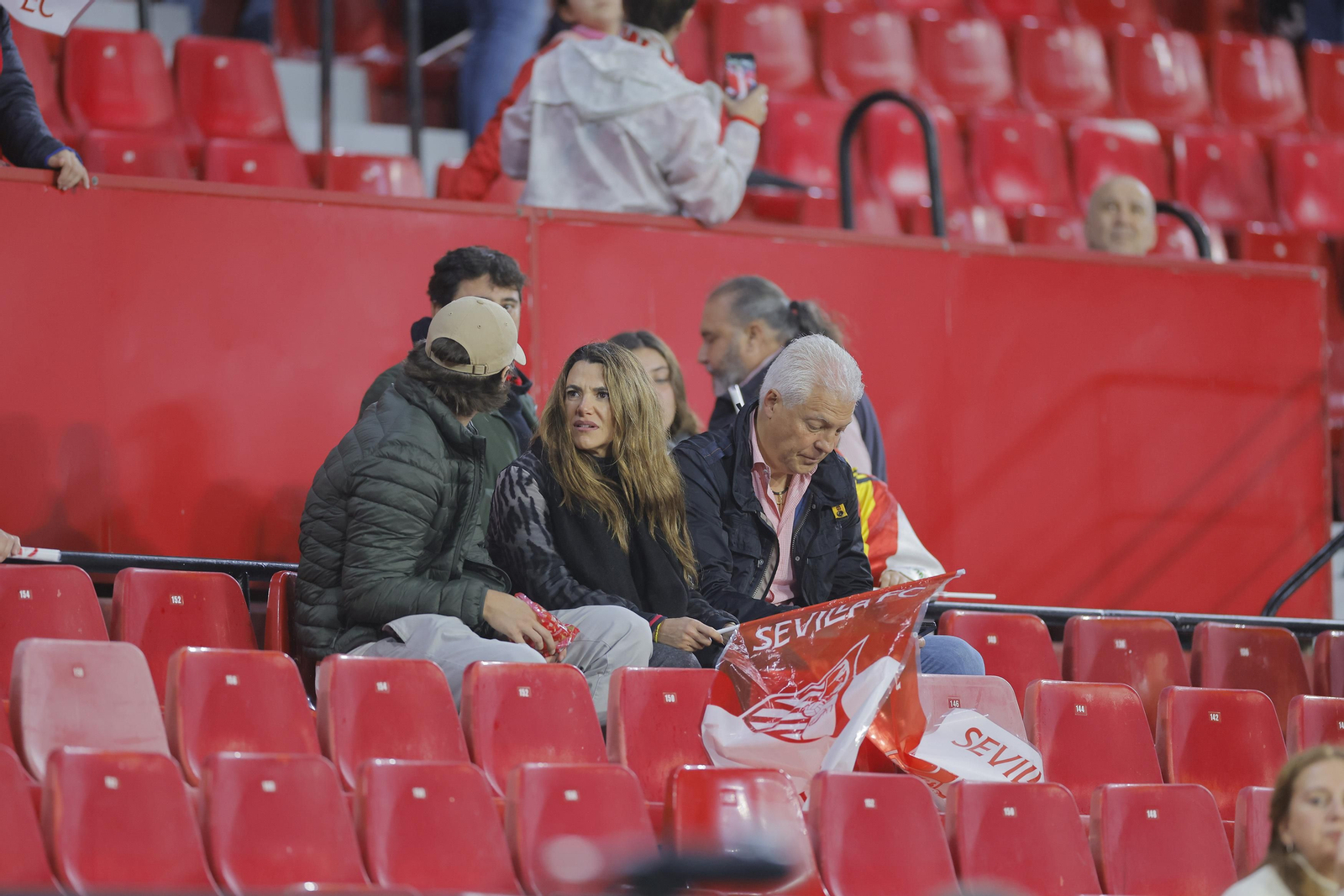 Búscate en las fotos del Sevilla Fc- PSV