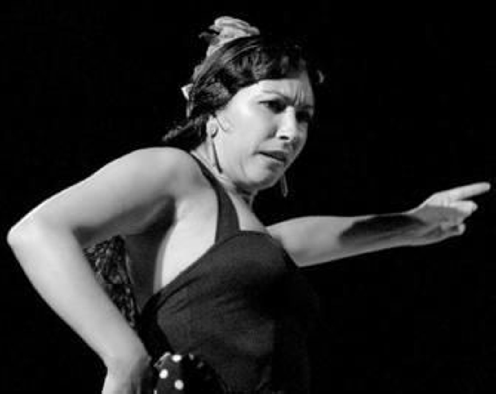 La bailaora Lidia Cabello, que esta noche demostrará su dominio de la bata y el mantón por alegrías.