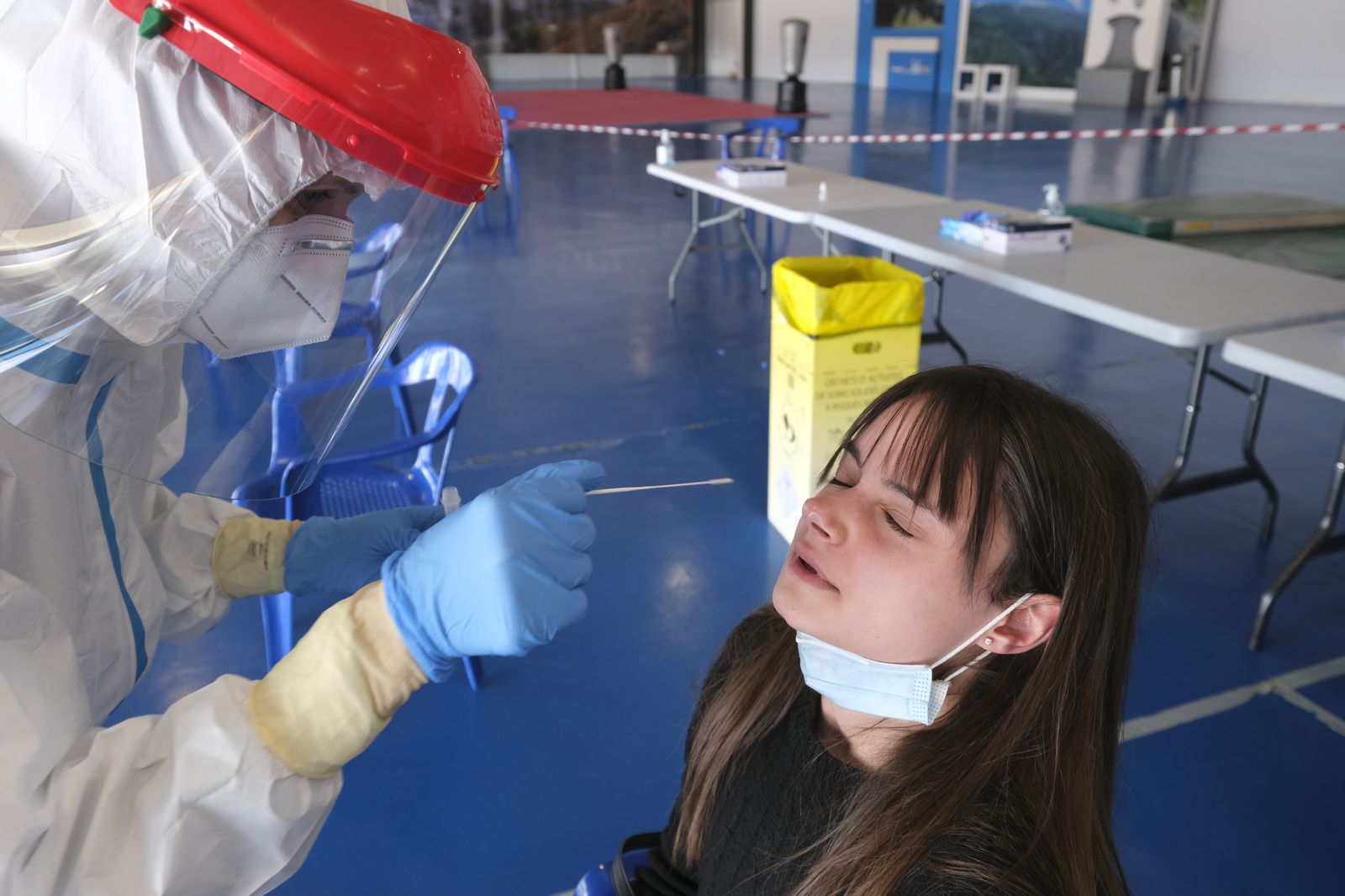 Fotogalería cribado test antígenos COVID-19 en Berja. Almería