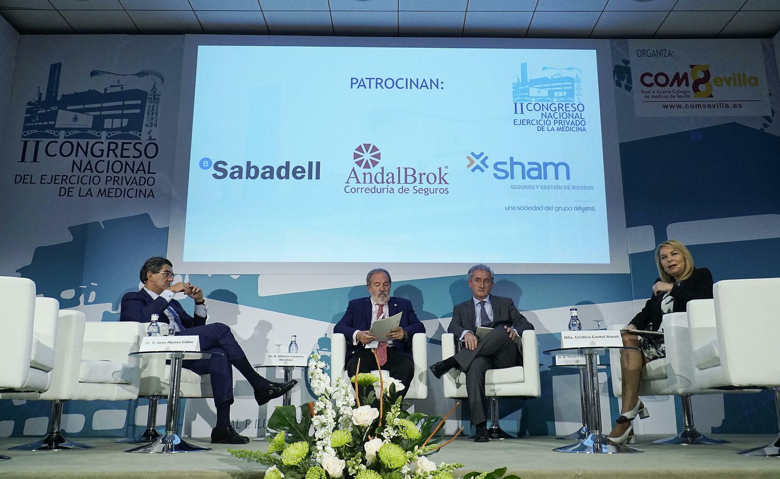 Apertura del II Congreso Nacional del Ejercicio Privado de la Medicina con Juan Abarca Cidón, Alfonso Carmona Martínez, Tomás Cobo Castro y Cristina Contel Bonet, en el Colegio de Médicos.
