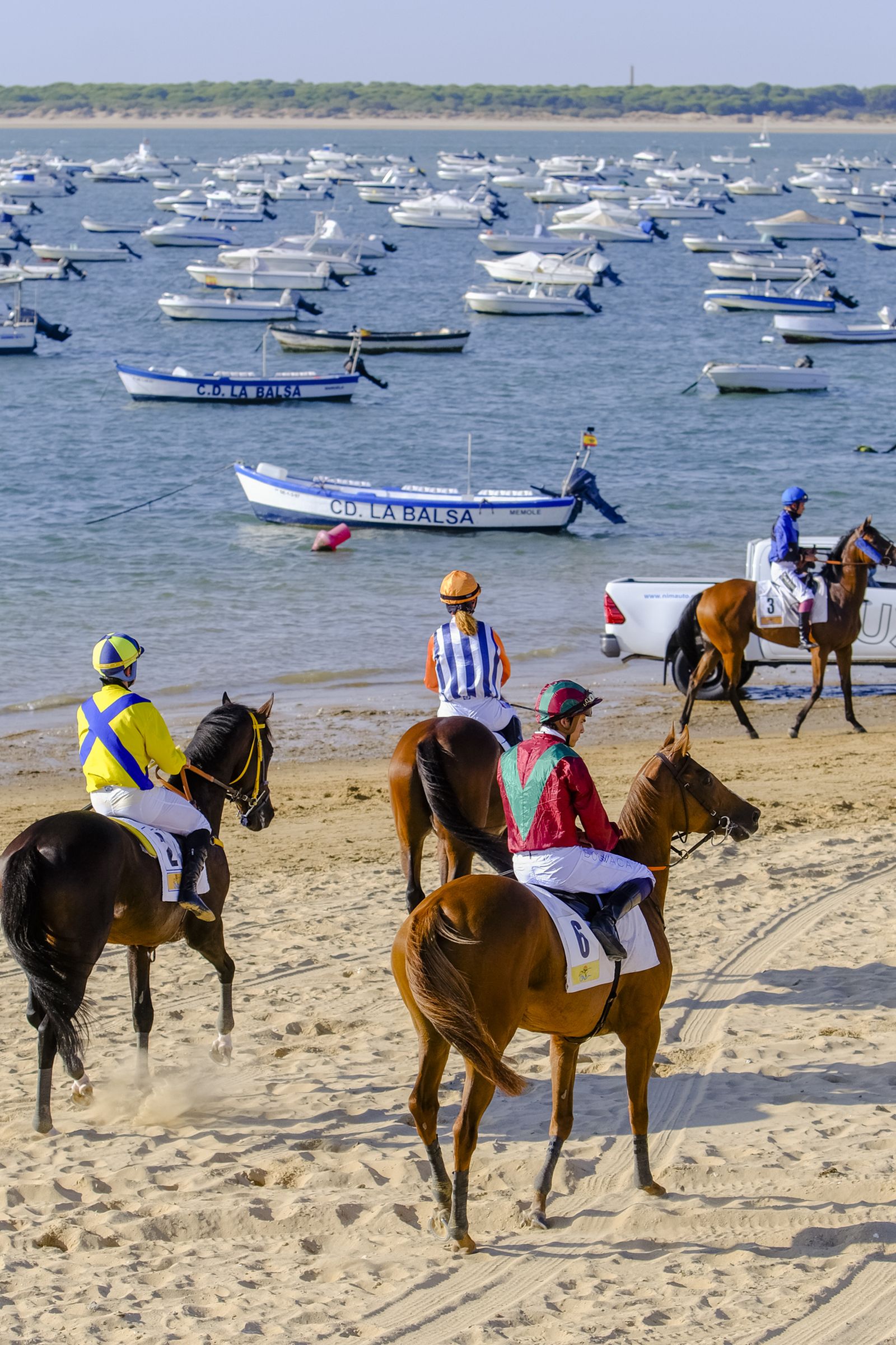 Las carreras de caballos en Sanlúcar en imágenes.