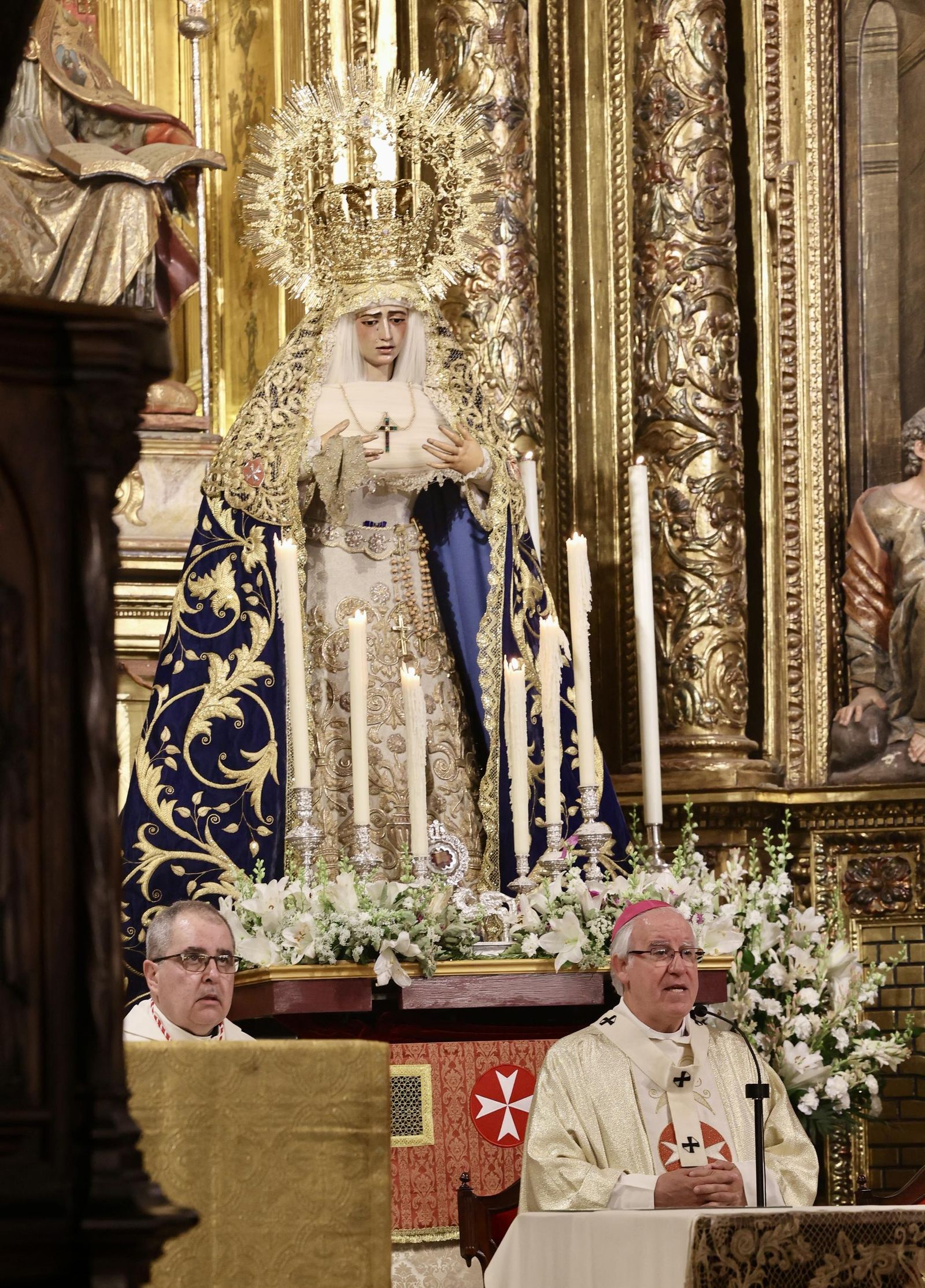 Traslado de la Virgen de la Amargura de Santa Ángela de la Cruz a San Pedro