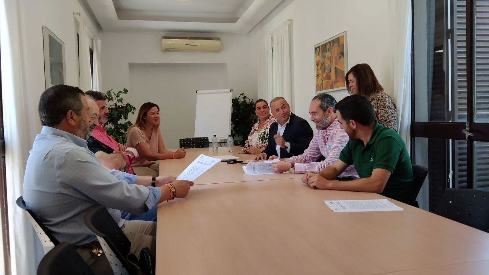 Julio Lucio, Pilar Lucio y María José Peña ayer en Aracena.