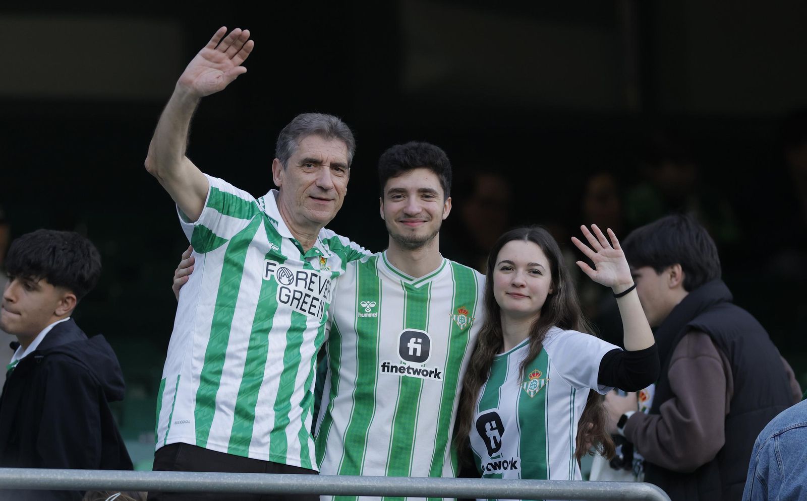 Búscate en las fotos del Betis - Gent