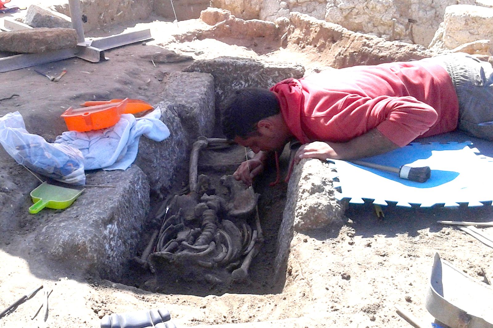 Enterramientos hallados en Janer en el año 2015, durante los estudios arqueológicos llevados a cabo en el yacimiento.