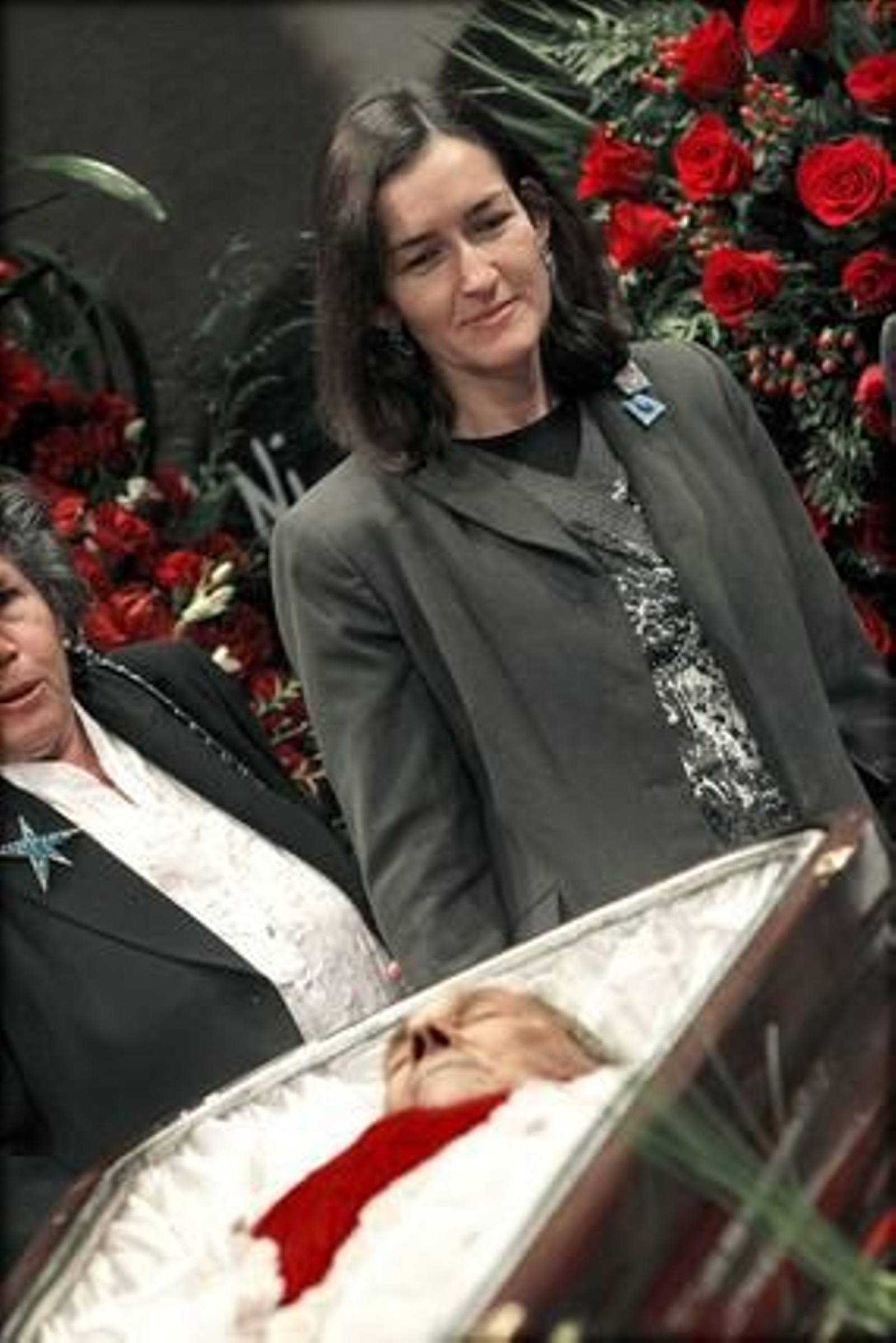 Ángeles González-Sinde en la capilla ardiente.

Foto: EFE