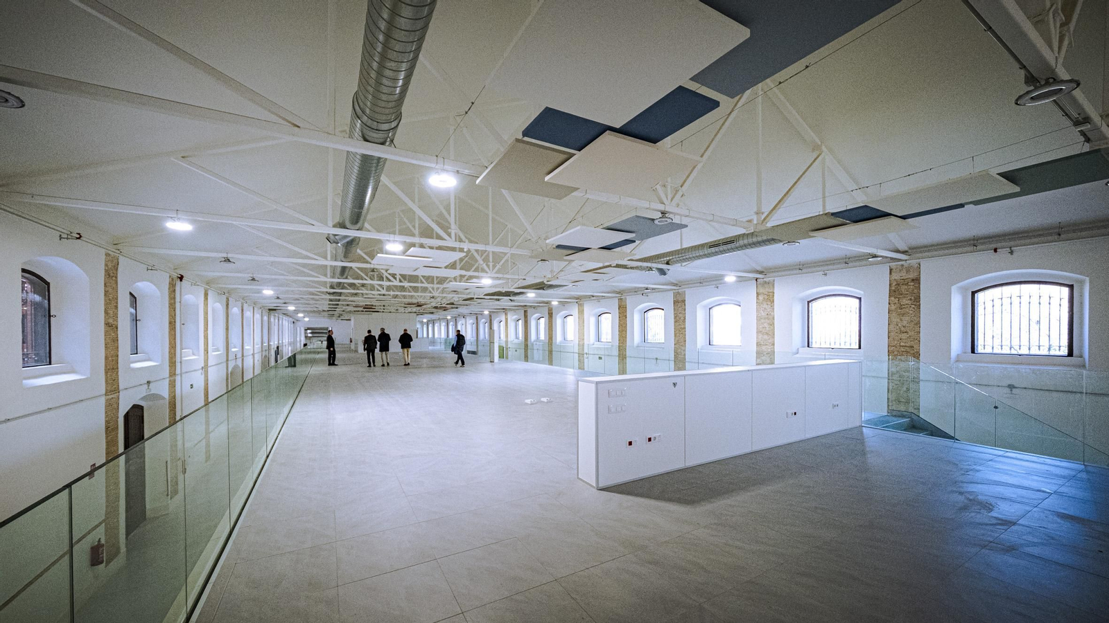 Las imágenes de cómo ha quedado el interior de los antiguos depósitos de tabaco en Cádiz