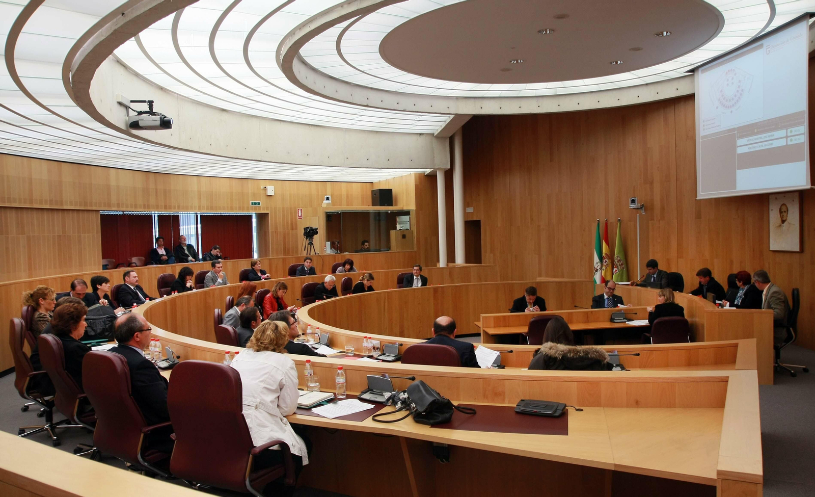 Todos los alcaldes que han tenido los principales municipios de Granada