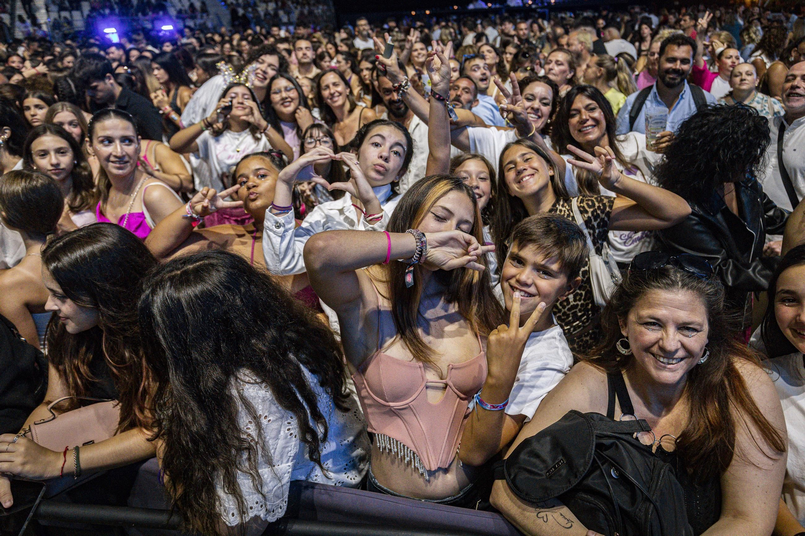 Búscate en el concierto de Emilia en el Concert Music Festival