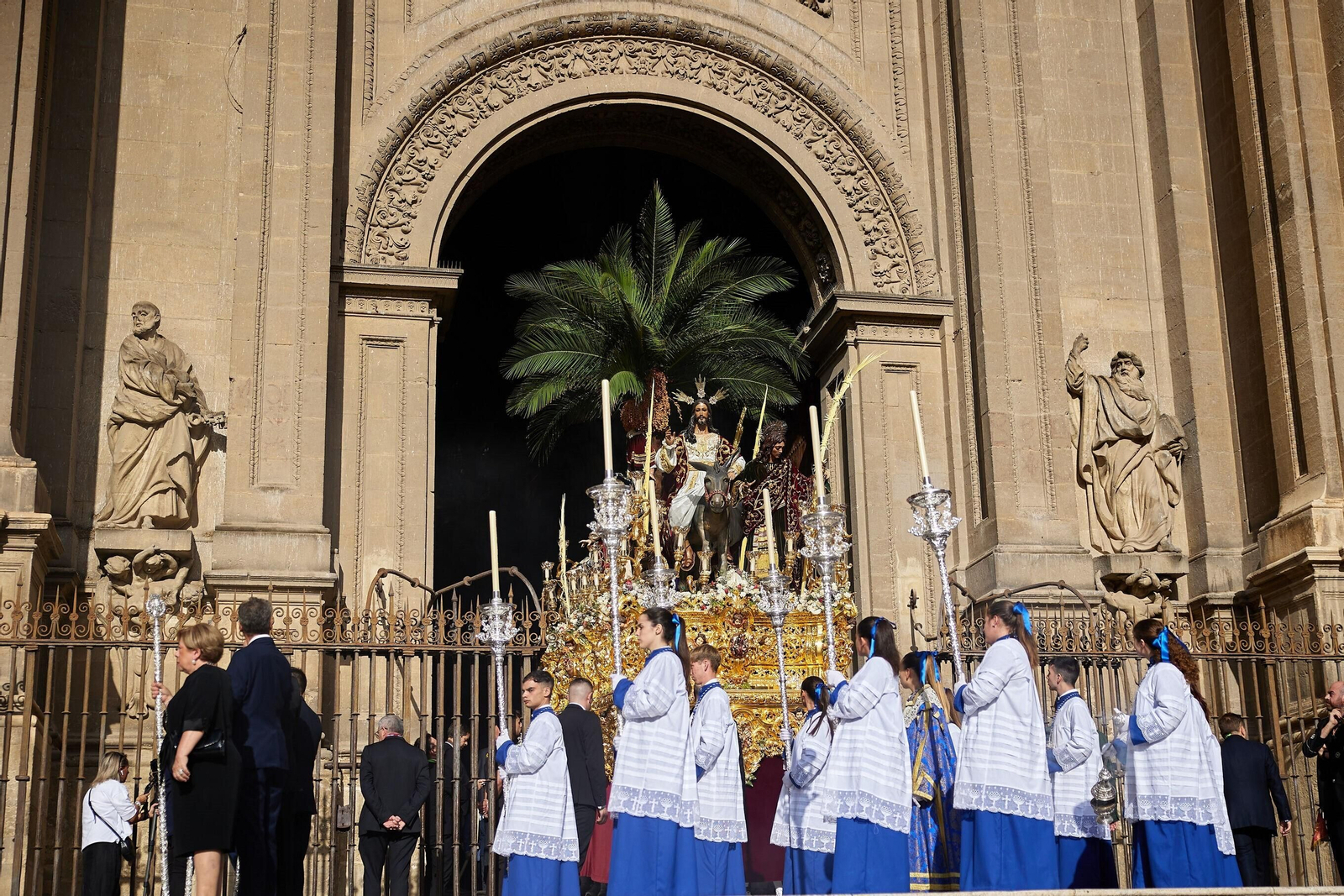 La celebración de la Procesión Magna de Granada, en imágenes