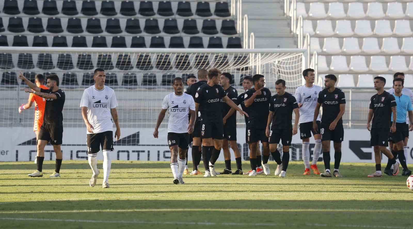 Las fotos del Balona-AD Ceuta de pretemporada en el Ciudad de La Línea (0-1)