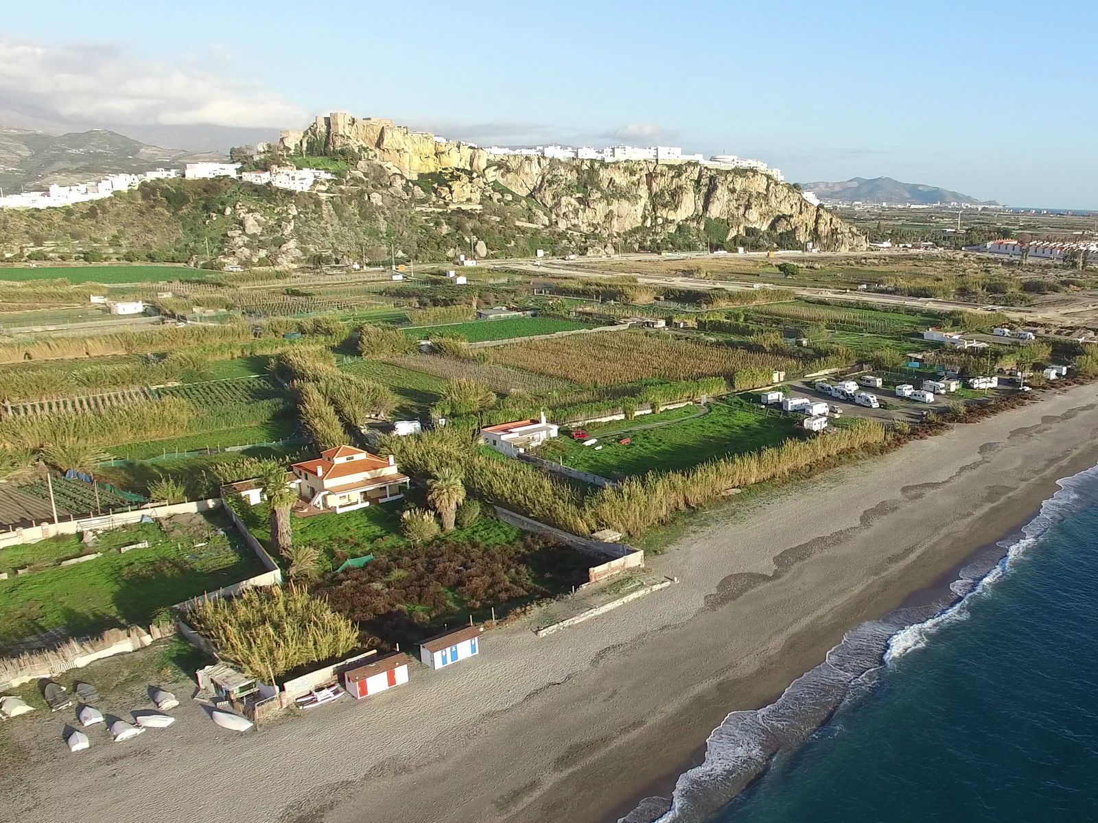 Salobreña contará con un centro de interpretación en primera línea de playa y se prepara para tener la primera escuela de buceo profesional de la Costa