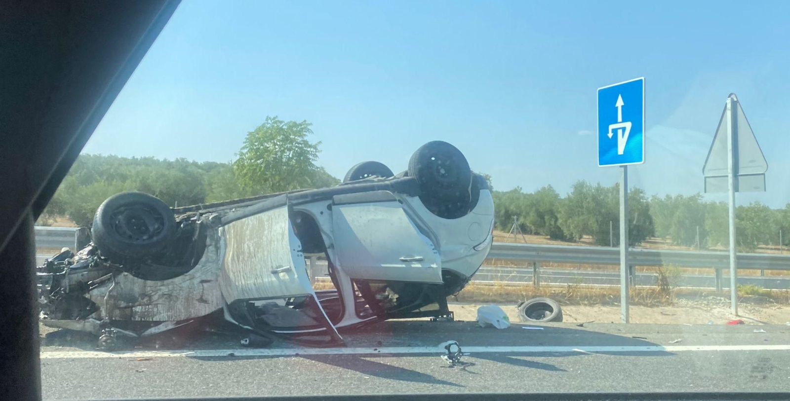 Estado del vehículo accidentado en la A-316.