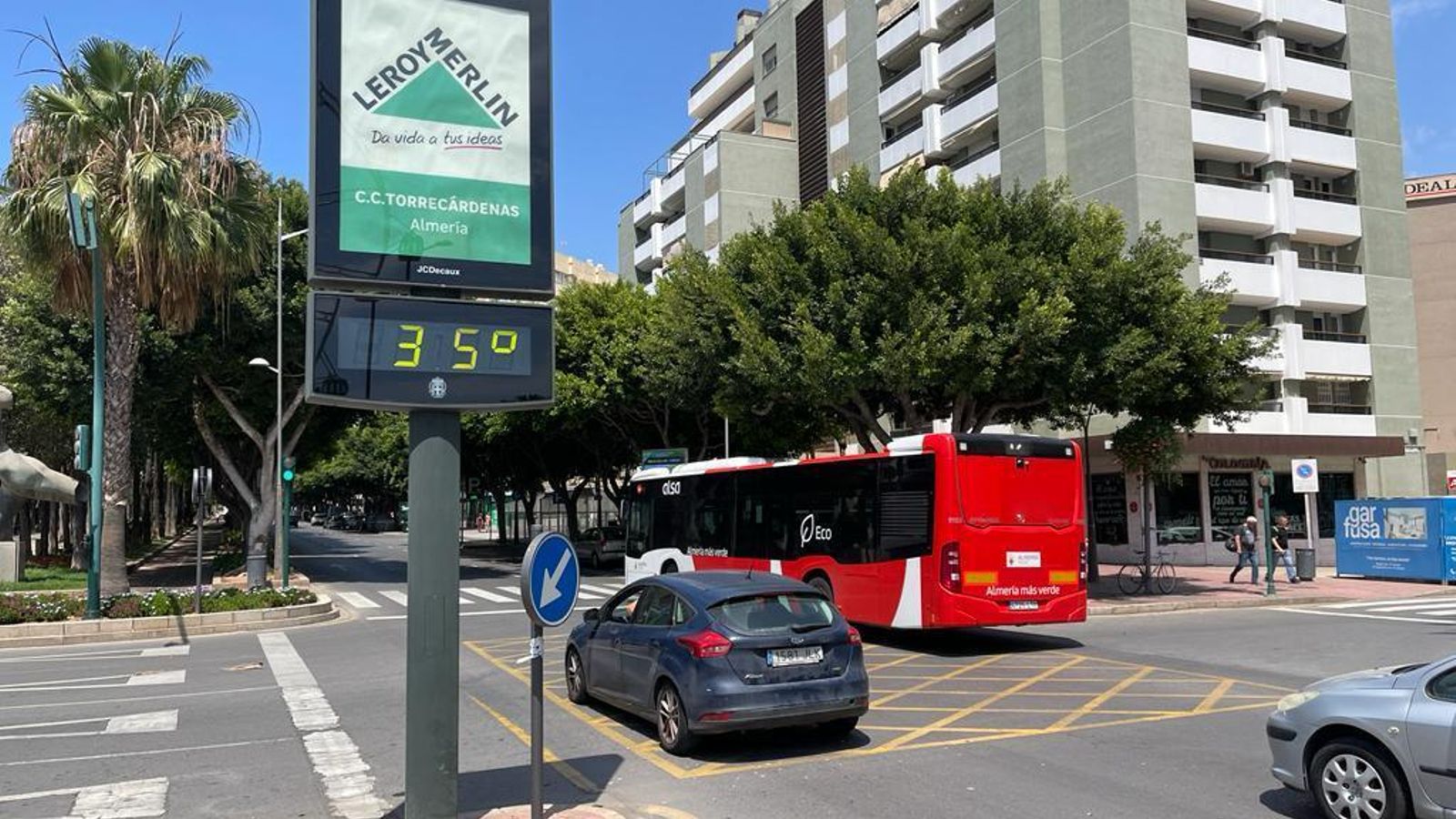 Termómetro en la Avenida Federico García Lorca de Almería.
